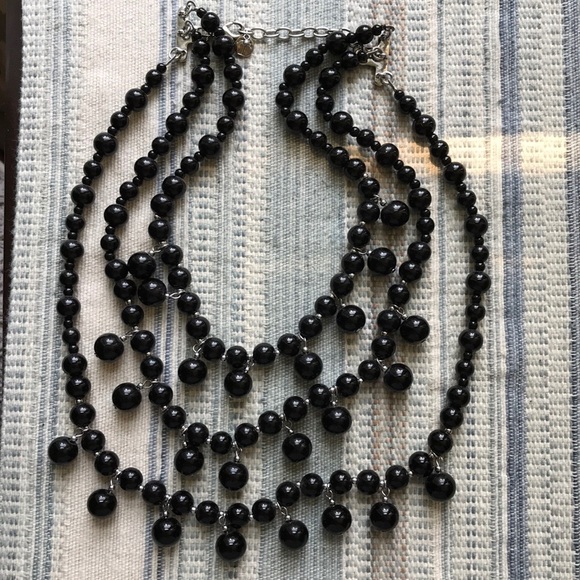 Black triple layer beaded necklace - Picture 5 of 5